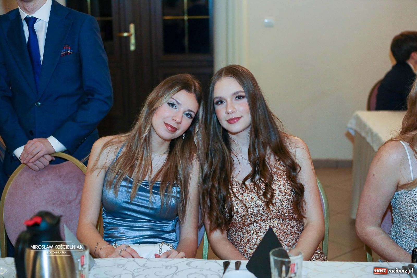 Zdjęcie w galerii na portalu naszraciborz.pl: Studniówka II LO im. Adama Mickiewicza w Parku Leśnym w Rogowie [FOTO] wiadomości z regionu