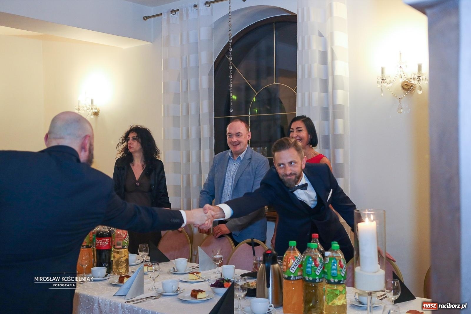 Zdjęcie w galerii na portalu naszraciborz.pl: Studniówka II LO im. Adama Mickiewicza w Parku Leśnym w Rogowie [FOTO] wiadomości z regionu