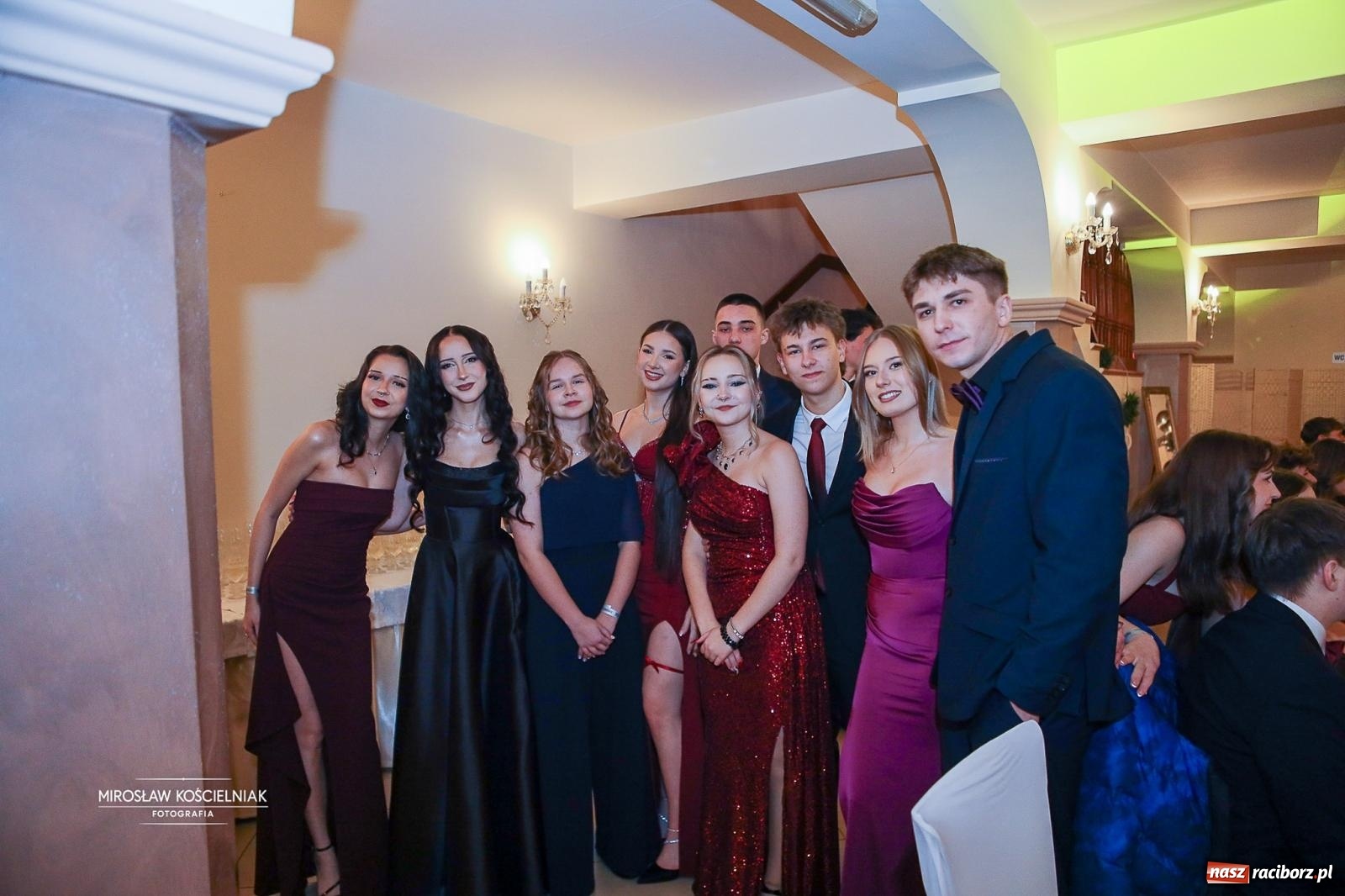 Zdjęcie w galerii na portalu naszraciborz.pl: Studniówka II LO im. Adama Mickiewicza w Parku Leśnym w Rogowie [FOTO] wiadomości z regionu