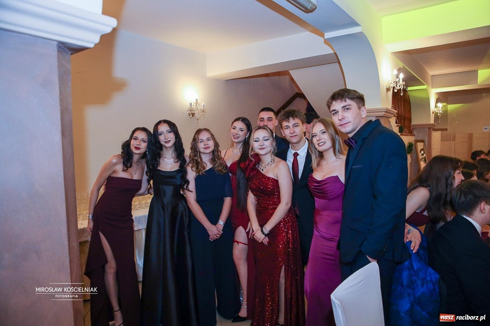 Zdjęcie w galerii na portalu naszraciborz.pl: Studniówka II LO im. Adama Mickiewicza w Parku Leśnym w Rogowie [FOTO] wiadomości z regionu