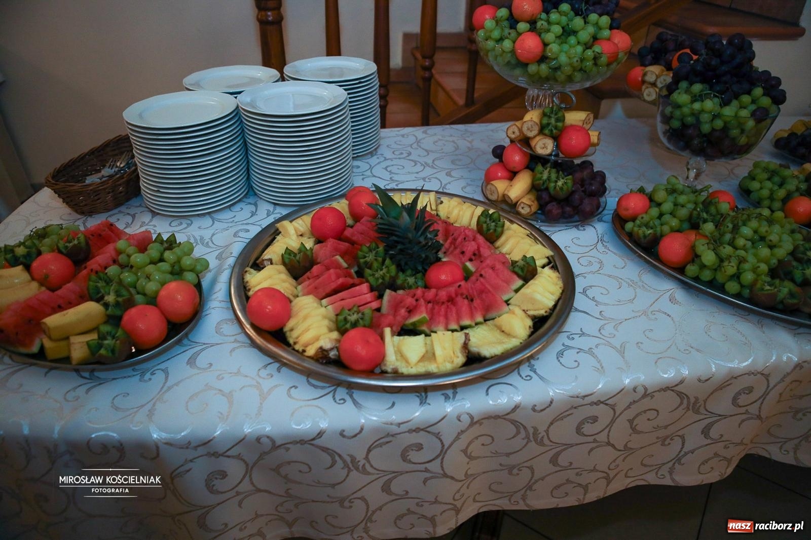 Zdjęcie w galerii na portalu naszraciborz.pl: Studniówka II LO im. Adama Mickiewicza w Parku Leśnym w Rogowie [FOTO] wiadomości z regionu