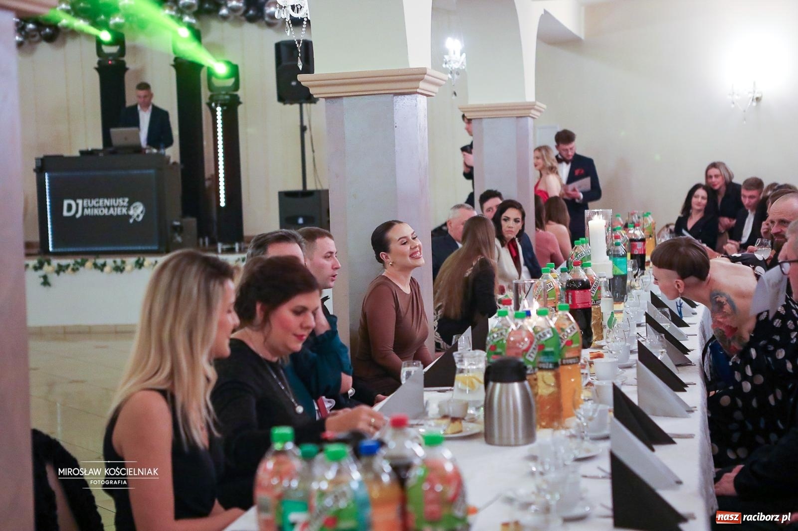 Zdjęcie w galerii na portalu naszraciborz.pl: Studniówka II LO im. Adama Mickiewicza w Parku Leśnym w Rogowie [FOTO] wiadomości z regionu