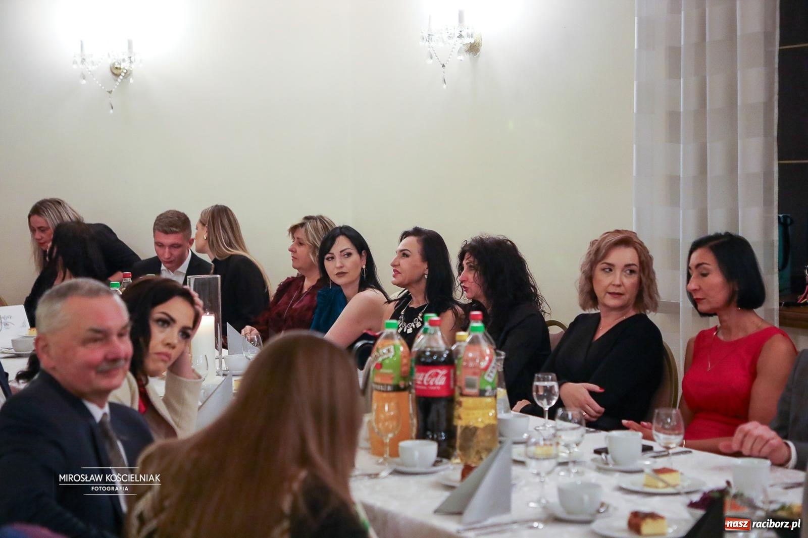 Zdjęcie w galerii na portalu naszraciborz.pl: Studniówka II LO im. Adama Mickiewicza w Parku Leśnym w Rogowie [FOTO] wiadomości z regionu