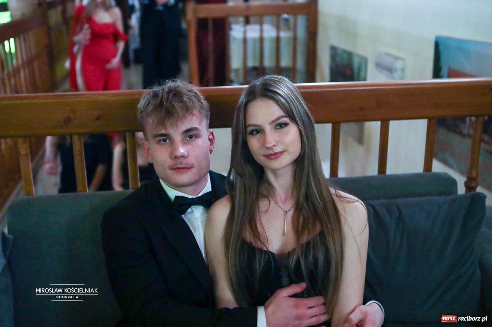 Zdjęcie w galerii na portalu naszraciborz.pl: Studniówka II LO im. Adama Mickiewicza w Parku Leśnym w Rogowie [FOTO] wiadomości z regionu