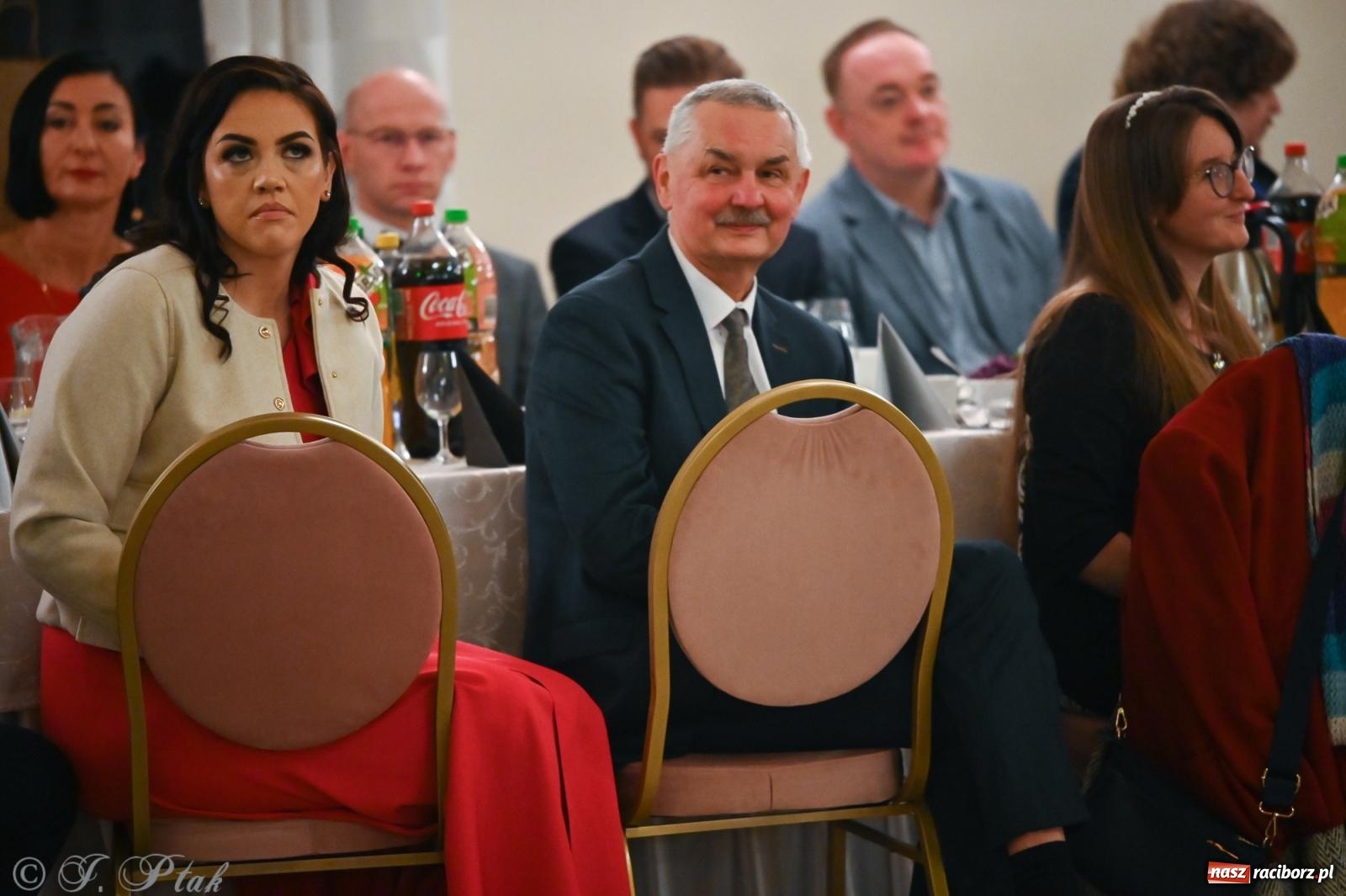 Zdjęcie w galerii na portalu naszraciborz.pl: Razem młodzi przyjaciele! Studniówka II LO z Raciborza [FOTO i WIDEO] wiadomości z regionu