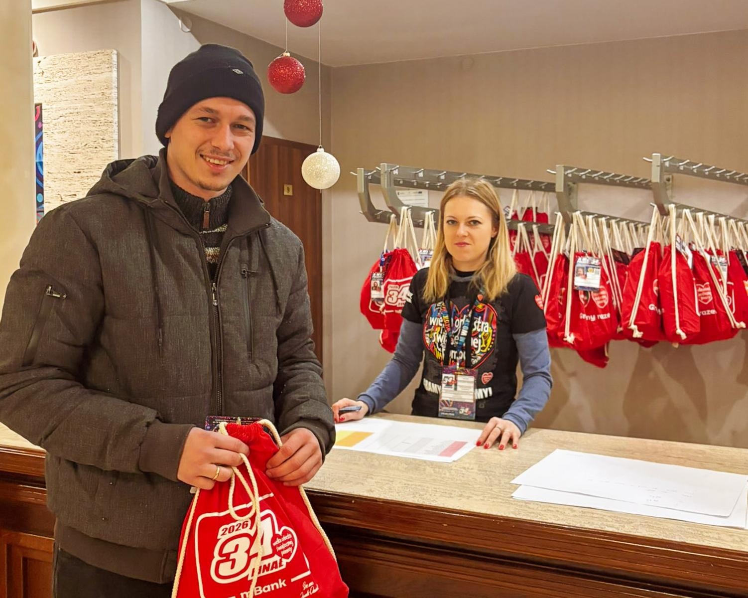 Zdjęcie w galerii na portalu naszraciborz.pl: 34. Finał WOŚP w Raciborzu - blisko 120 wolontariuszy i atrakcje na Rynku wiadomości z regionu