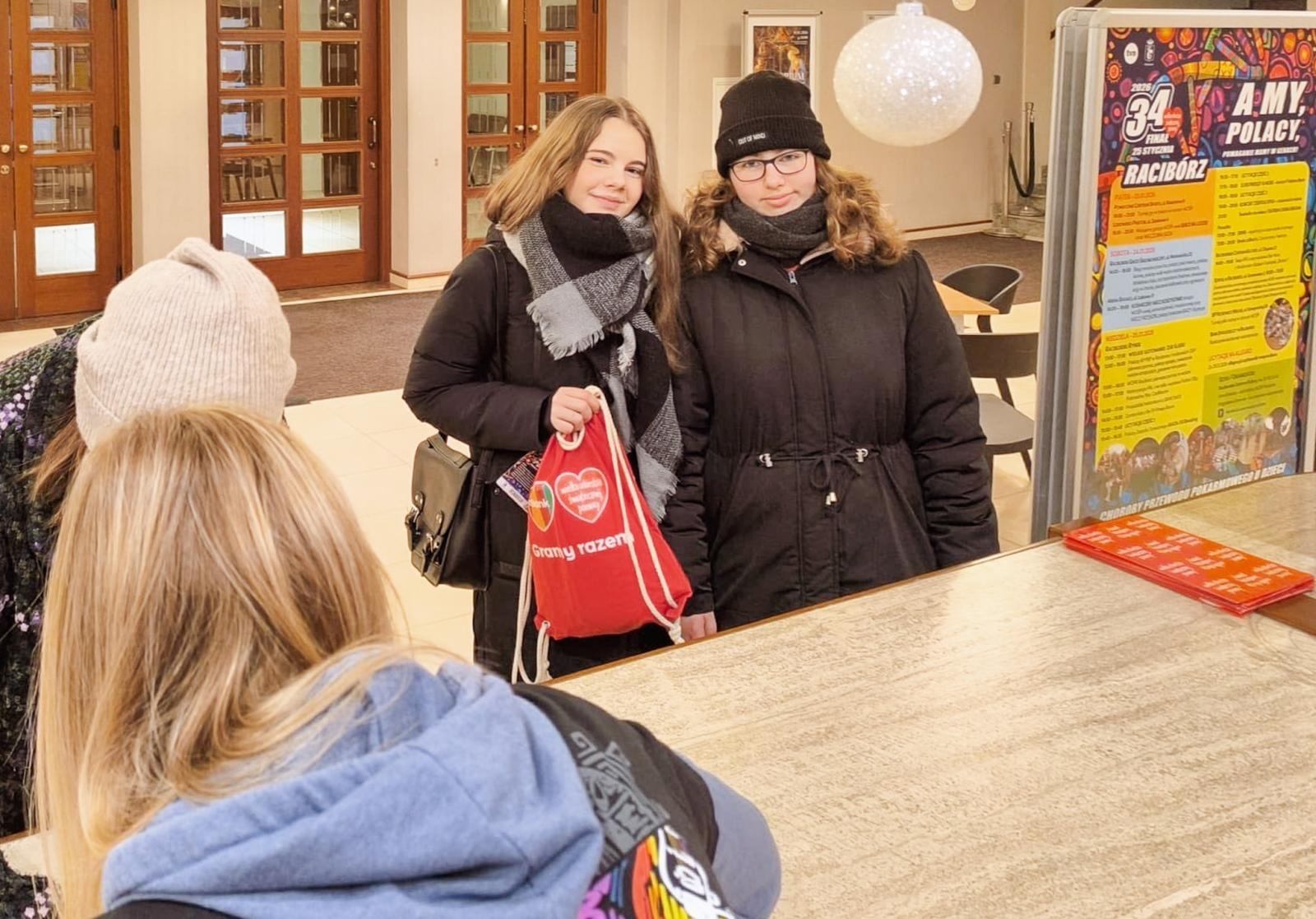 Zdjęcie w galerii na portalu naszraciborz.pl: 34. Finał WOŚP w Raciborzu - blisko 120 wolontariuszy i atrakcje na Rynku wiadomości z regionu