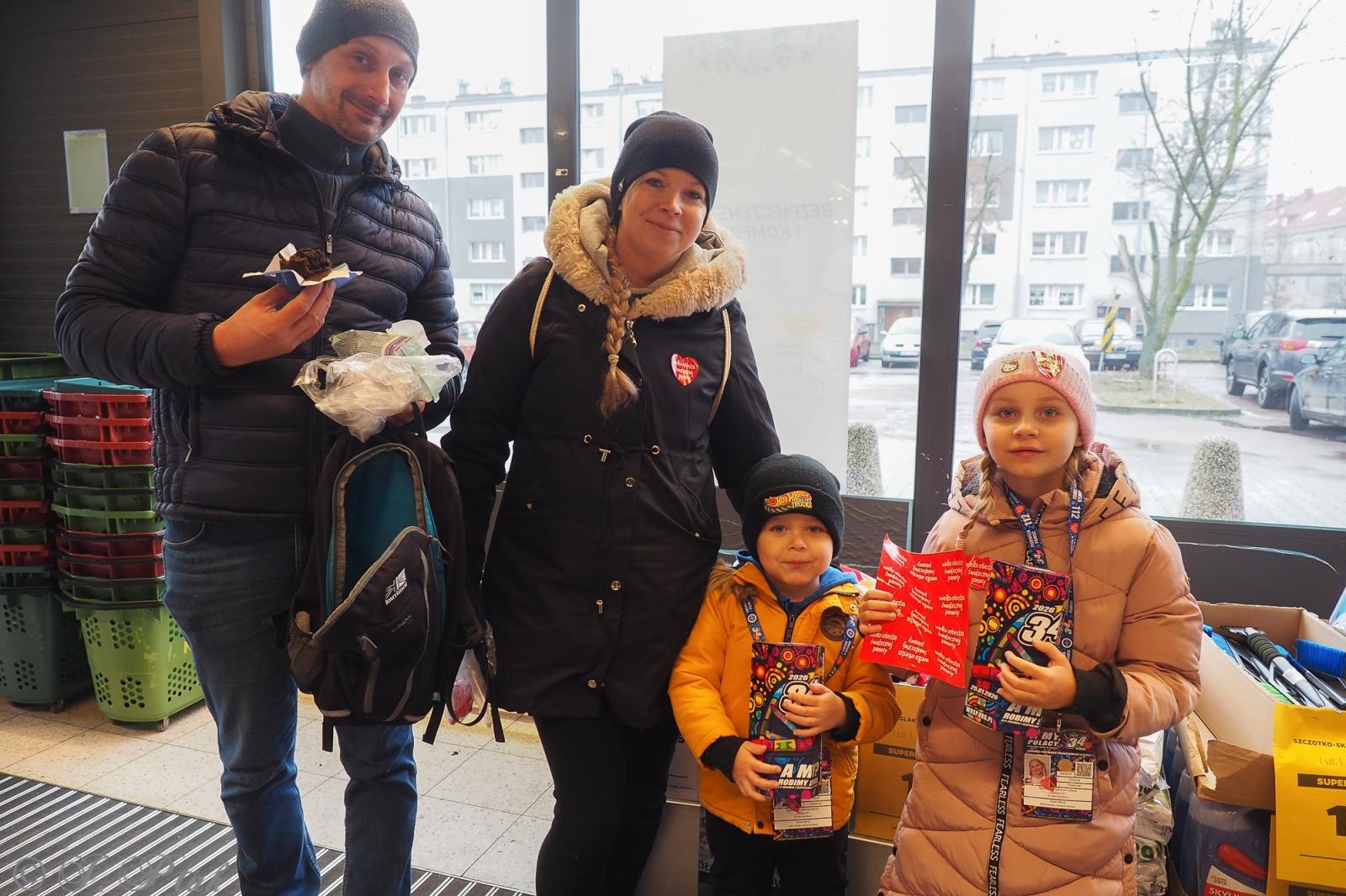 Zdjęcie w galerii na portalu naszraciborz.pl: 34. Finał WOŚP w Raciborzu - blisko 120 wolontariuszy i atrakcje na Rynku wiadomości z regionu