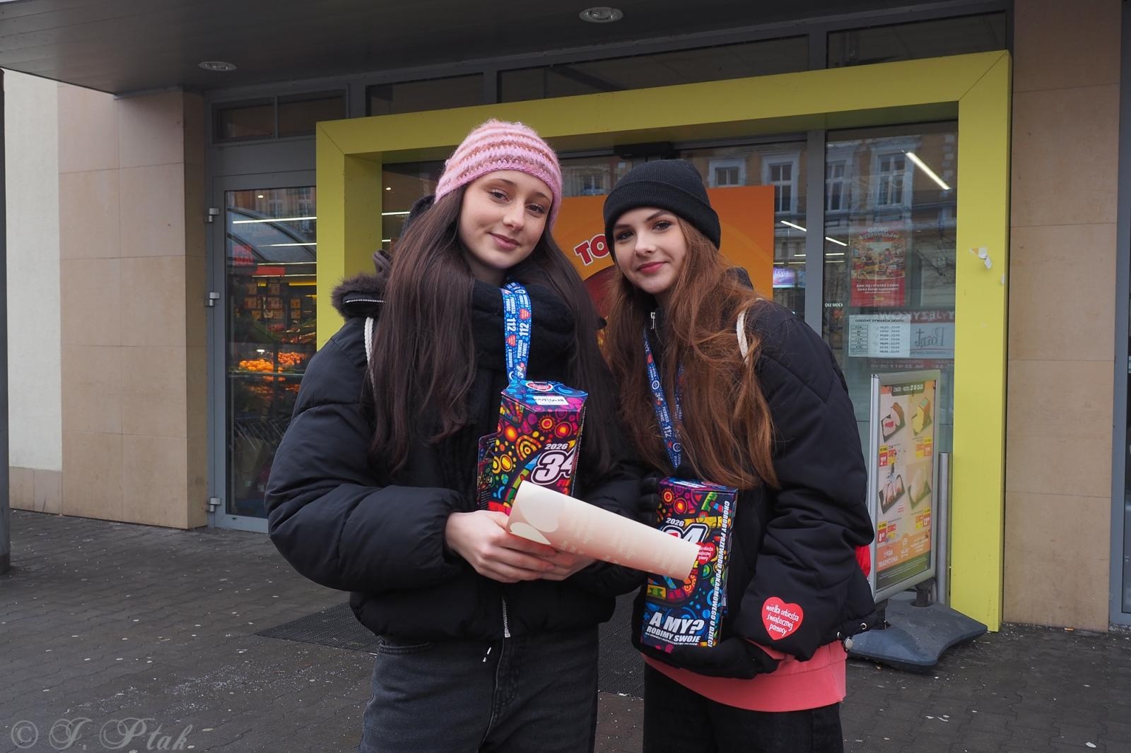 Zdjęcie w galerii na portalu naszraciborz.pl: 34. Finał WOŚP w Raciborzu - blisko 120 wolontariuszy i atrakcje na Rynku wiadomości z regionu