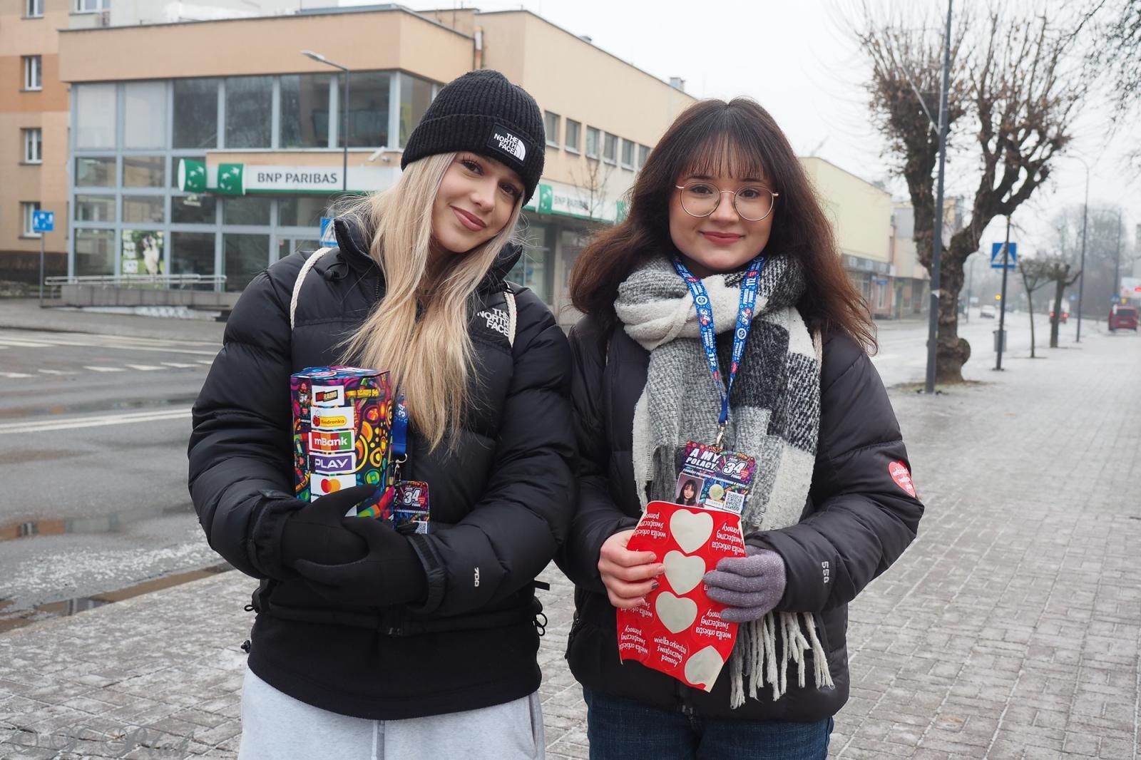 Zdjęcie w galerii na portalu naszraciborz.pl: 34. Finał WOŚP w Raciborzu - blisko 120 wolontariuszy i atrakcje na Rynku wiadomości z regionu