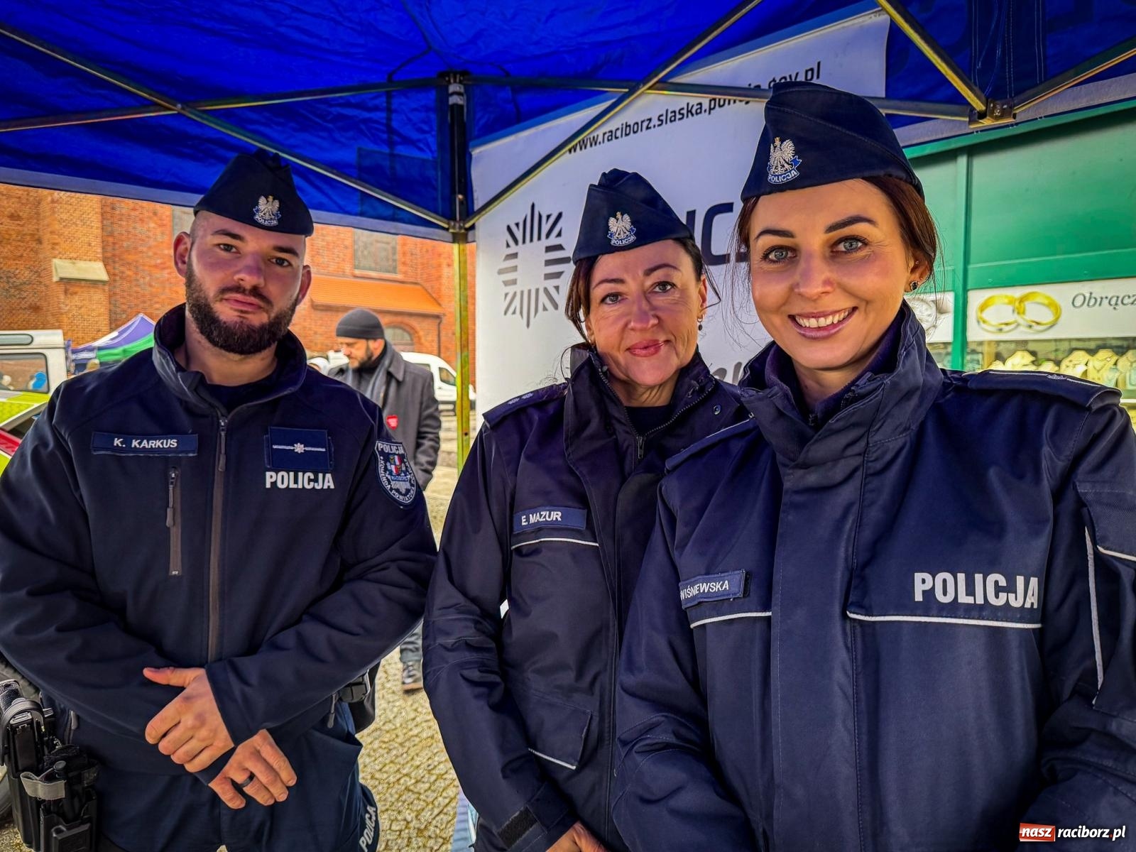 Zdjęcie w galerii na portalu naszraciborz.pl: Galowie, wojowie, mundurowi i dobrej jadło - raciborski finał WOŚP na Rynku wiadomości z regionu