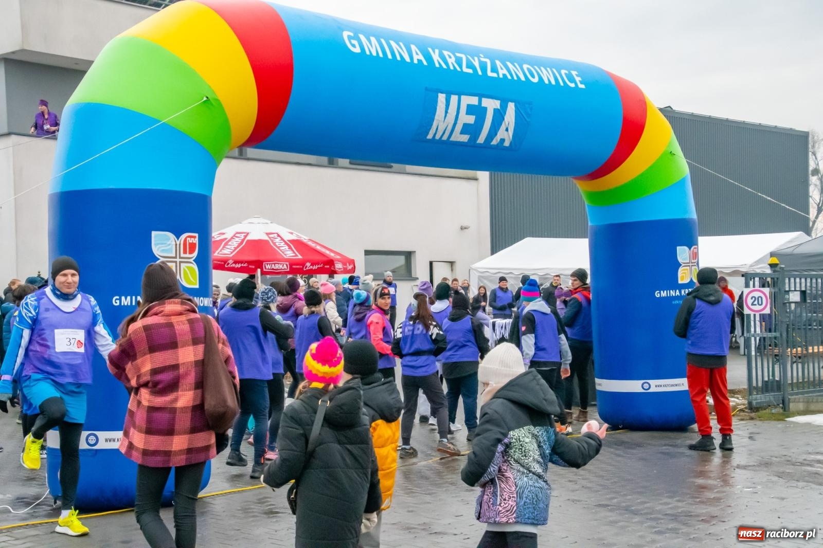 Zdjęcie w galerii na portalu naszraciborz.pl: II Bieg Sołtysa w Roszkowie na finał WOŚP pobił rekordy wiadomości z regionu