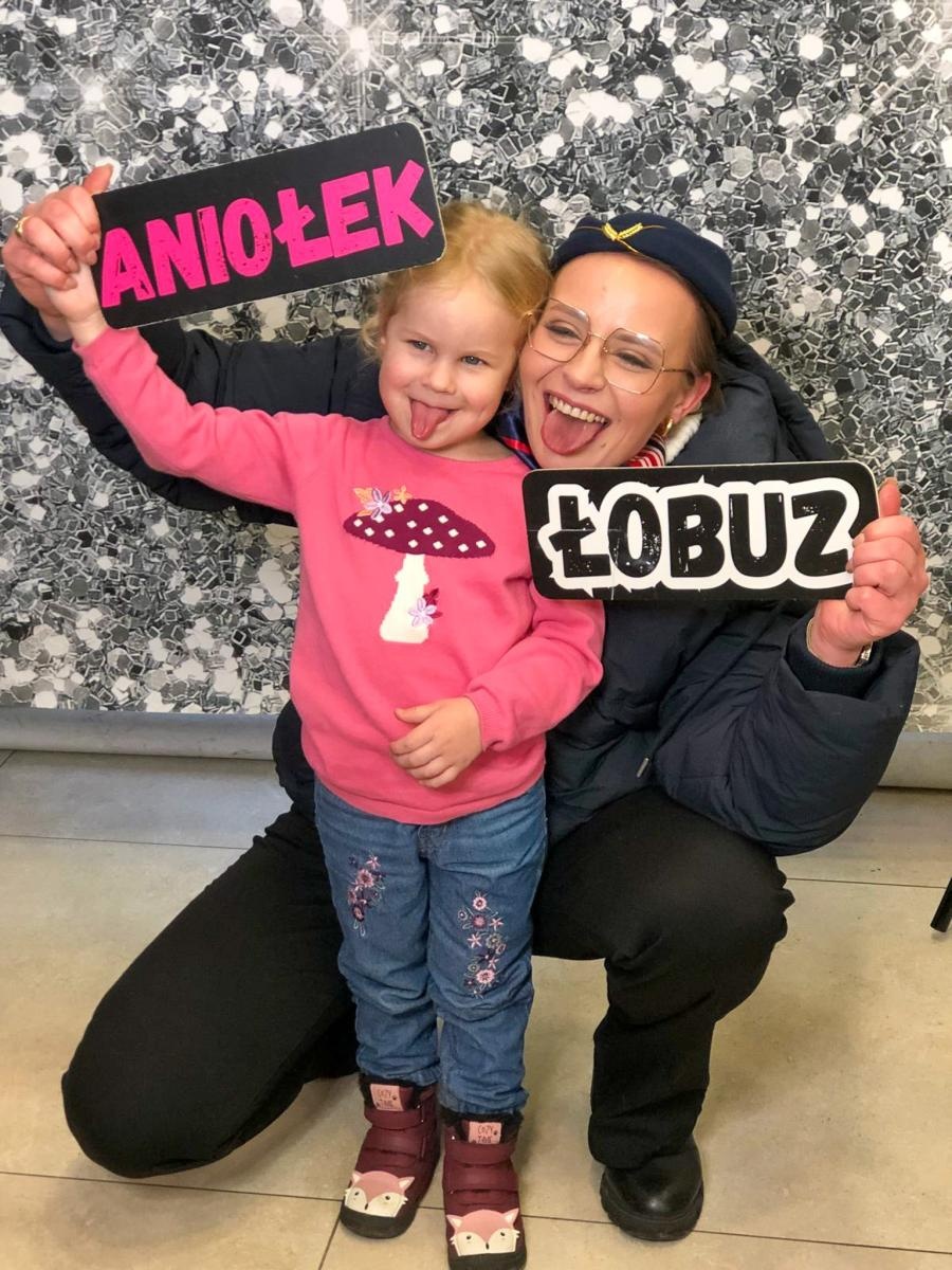 Zdjęcie w galerii na portalu naszraciborz.pl: Kolejna edycja WOŚP w Tworkowie. Salon Luiza znów zagrał z Orkiestrą wiadomości z regionu