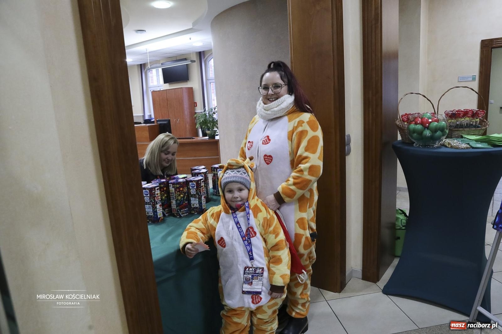 Zdjęcie w galerii na portalu naszraciborz.pl: Rock, ogień, Zumba i licytacje – tak przebiegł finał WOŚP na raciborskim Rynku [FOTO i WIDEO] wiadomości z regionu