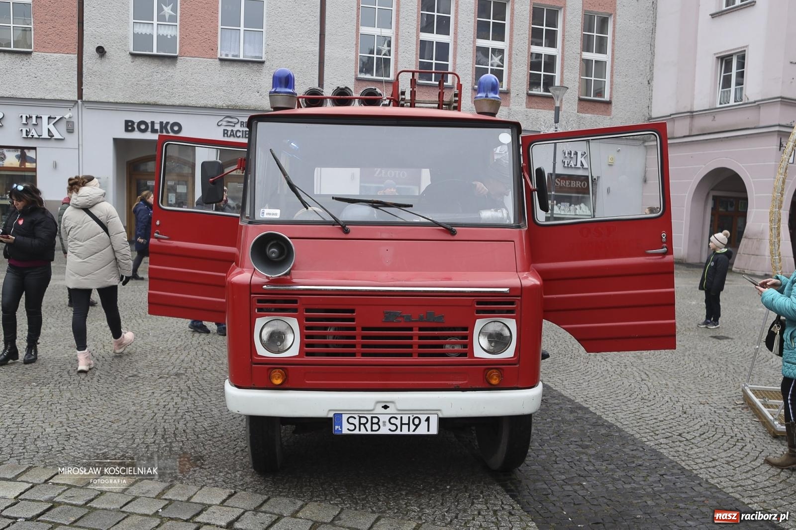 Zdjęcie w galerii na portalu naszraciborz.pl: Rock, ogień, Zumba i licytacje – tak przebiegł finał WOŚP na raciborskim Rynku [FOTO i WIDEO] wiadomości z regionu