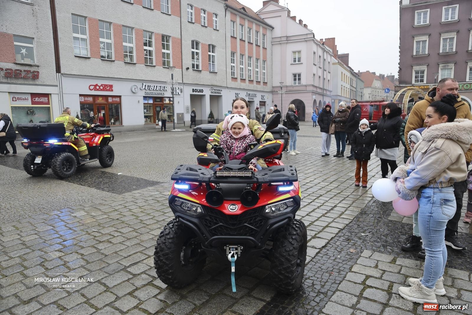 Zdjęcie w galerii na portalu naszraciborz.pl: Rock, ogień, Zumba i licytacje – tak przebiegł finał WOŚP na raciborskim Rynku [FOTO i WIDEO] wiadomości z regionu