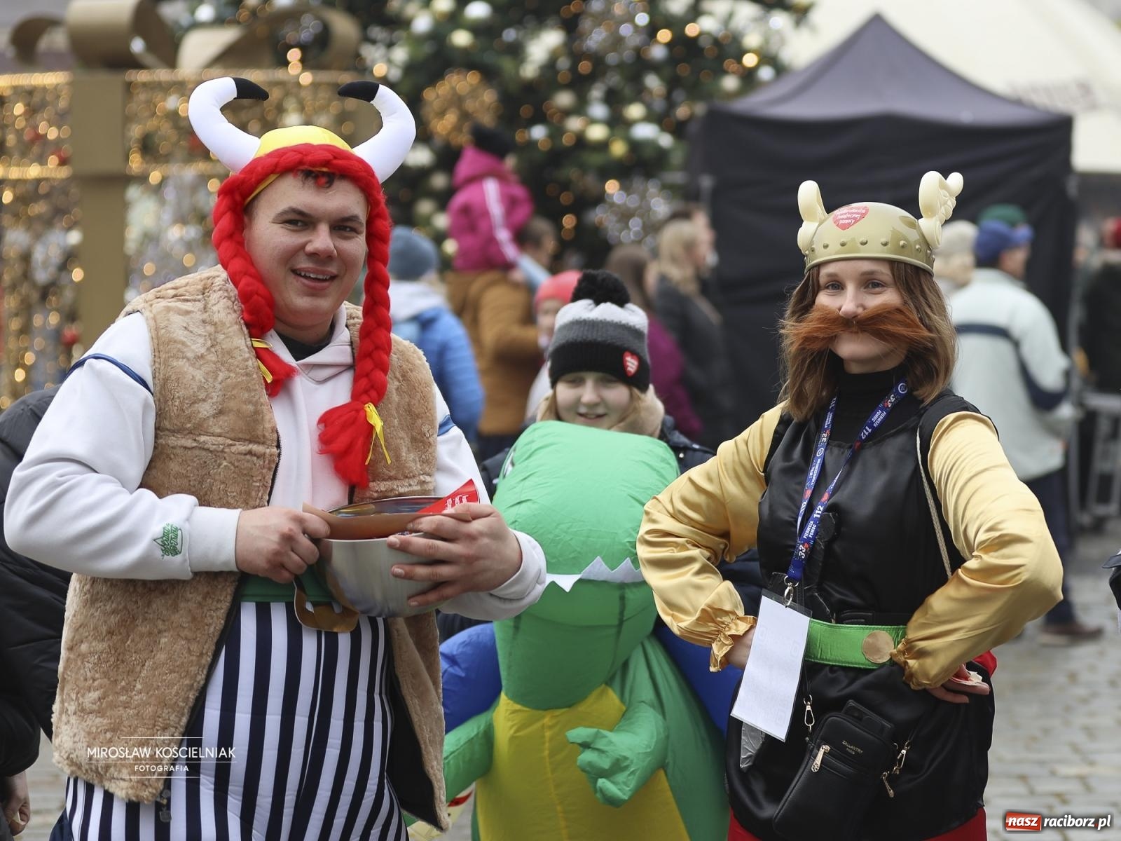 Zdjęcie w galerii na portalu naszraciborz.pl: Rock, ogień, Zumba i licytacje – tak przebiegł finał WOŚP na raciborskim Rynku [FOTO i WIDEO] wiadomości z regionu