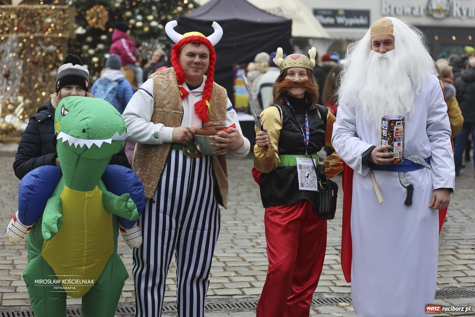Zdjęcie w galerii na portalu naszraciborz.pl: Rock, ogień, Zumba i licytacje – tak przebiegł finał WOŚP na raciborskim Rynku [FOTO i WIDEO] wiadomości z regionu
