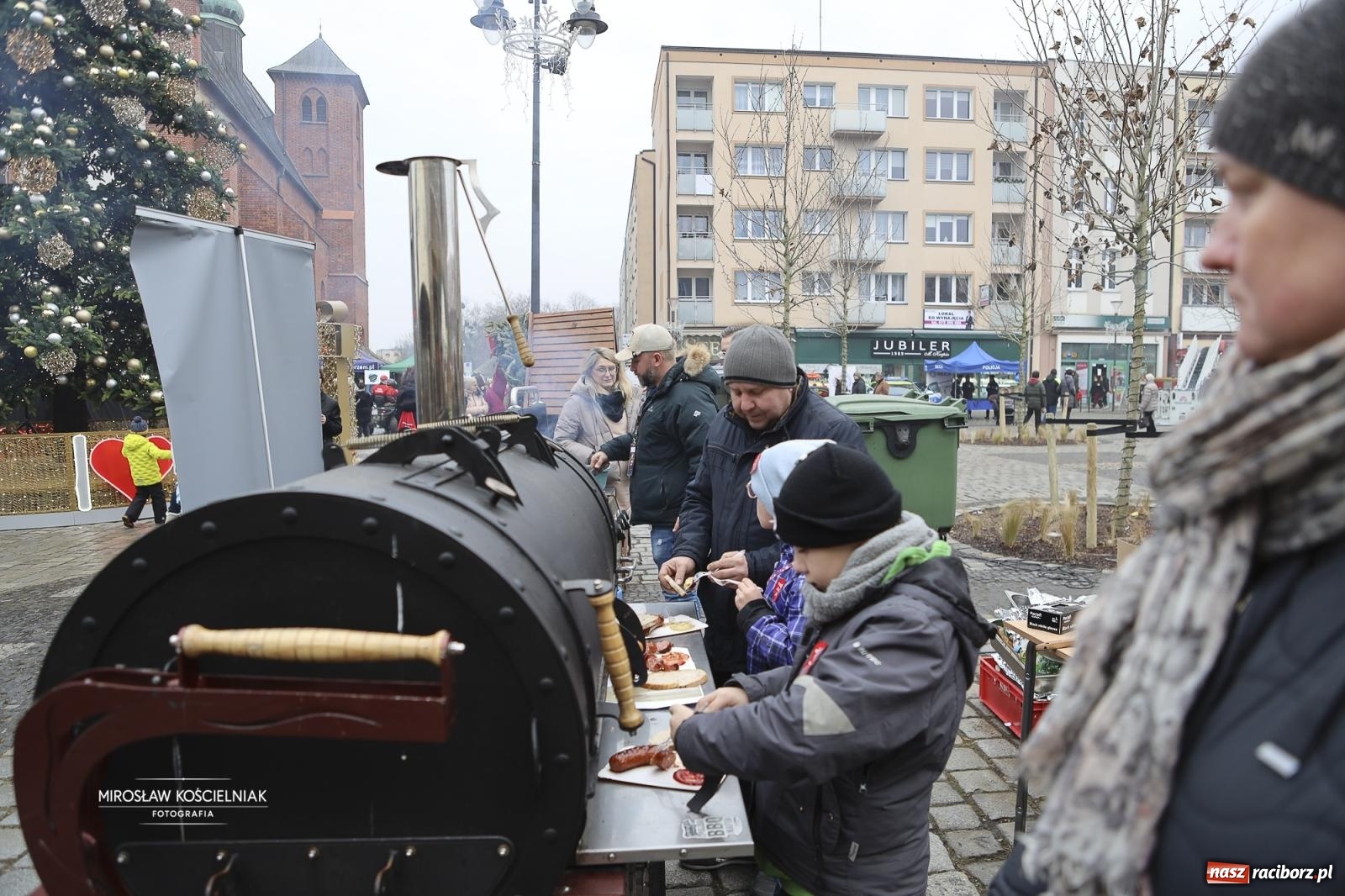 Zdjęcie w galerii na portalu naszraciborz.pl: Rock, ogień, Zumba i licytacje – tak przebiegł finał WOŚP na raciborskim Rynku [FOTO i WIDEO] wiadomości z regionu
