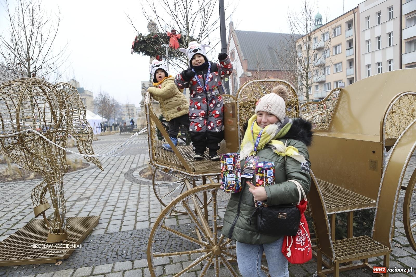 Zdjęcie w galerii na portalu naszraciborz.pl: Rock, ogień, Zumba i licytacje – tak przebiegł finał WOŚP na raciborskim Rynku [FOTO i WIDEO] wiadomości z regionu