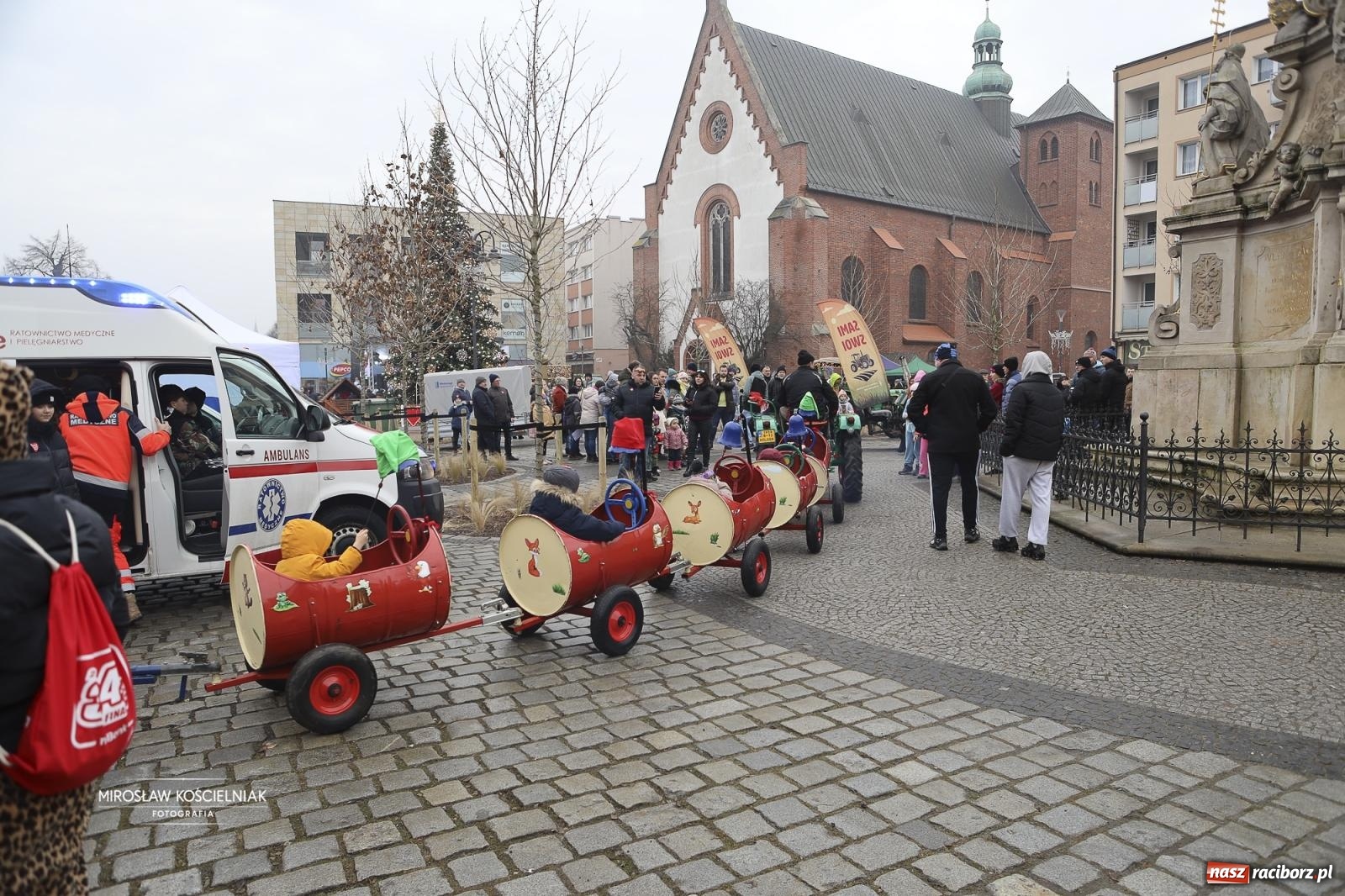 Zdjęcie w galerii na portalu naszraciborz.pl: Rock, ogień, Zumba i licytacje – tak przebiegł finał WOŚP na raciborskim Rynku [FOTO i WIDEO] wiadomości z regionu