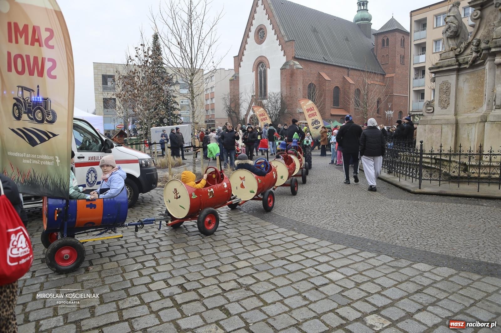 Zdjęcie w galerii na portalu naszraciborz.pl: Rock, ogień, Zumba i licytacje – tak przebiegł finał WOŚP na raciborskim Rynku [FOTO i WIDEO] wiadomości z regionu