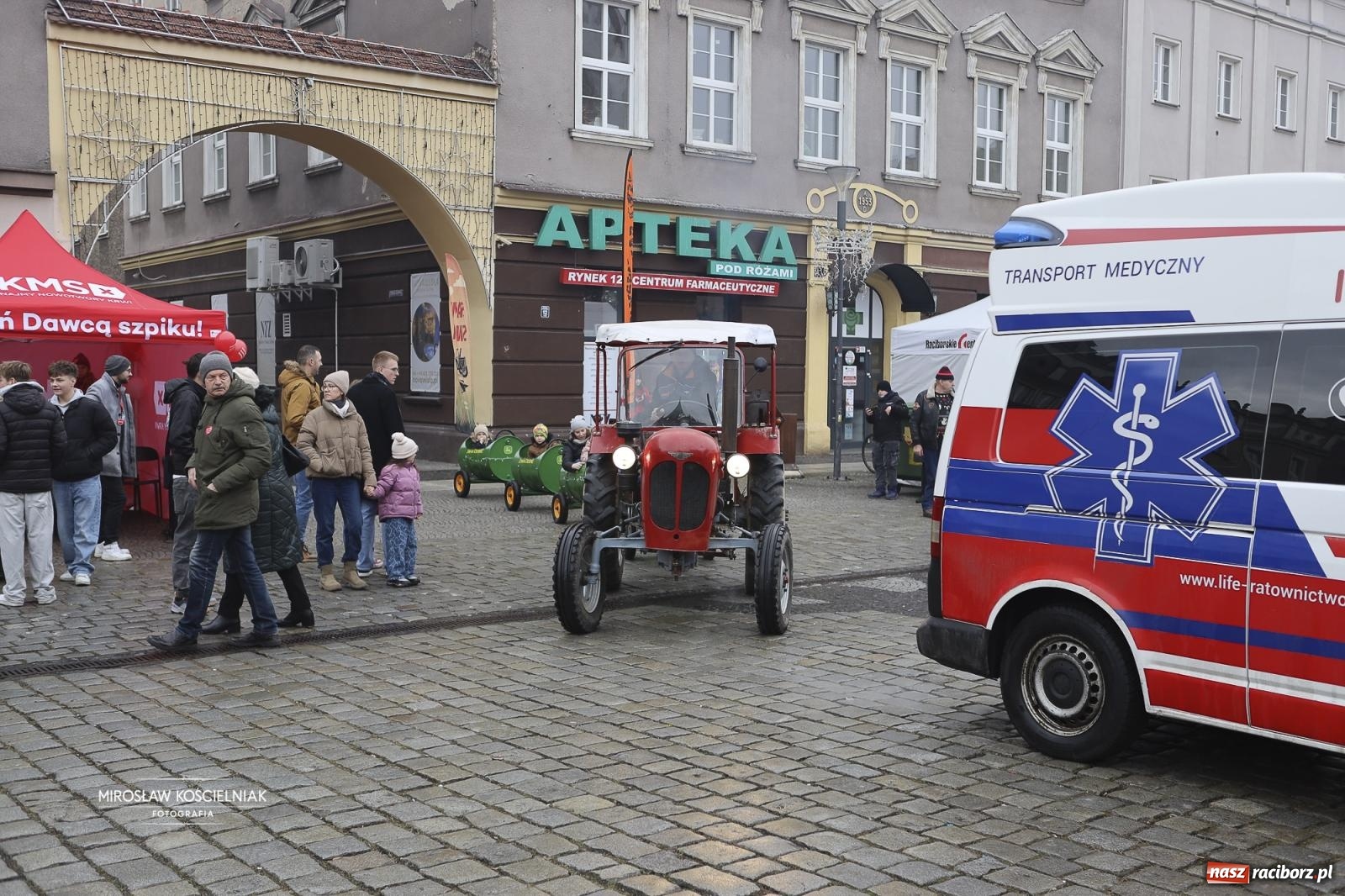 Zdjęcie w galerii na portalu naszraciborz.pl: Rock, ogień, Zumba i licytacje – tak przebiegł finał WOŚP na raciborskim Rynku [FOTO i WIDEO] wiadomości z regionu