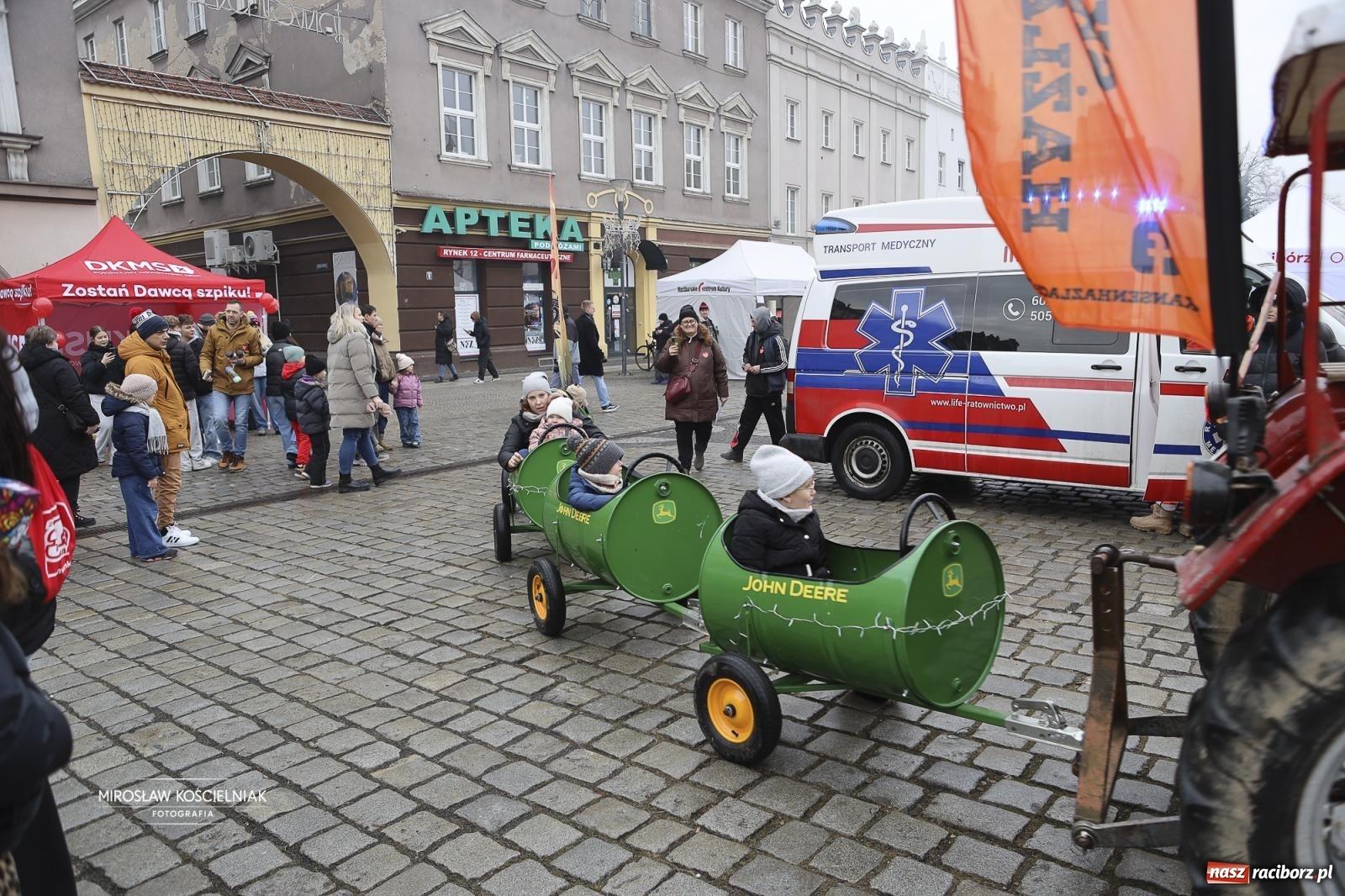 Zdjęcie w galerii na portalu naszraciborz.pl: Rock, ogień, Zumba i licytacje – tak przebiegł finał WOŚP na raciborskim Rynku [FOTO i WIDEO] wiadomości z regionu