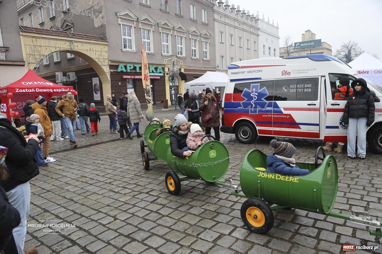 Zdjęcie w galerii na portalu naszraciborz.pl: Rock, ogień, Zumba i licytacje – tak przebiegł finał WOŚP na raciborskim Rynku [FOTO i WIDEO] wiadomości z regionu