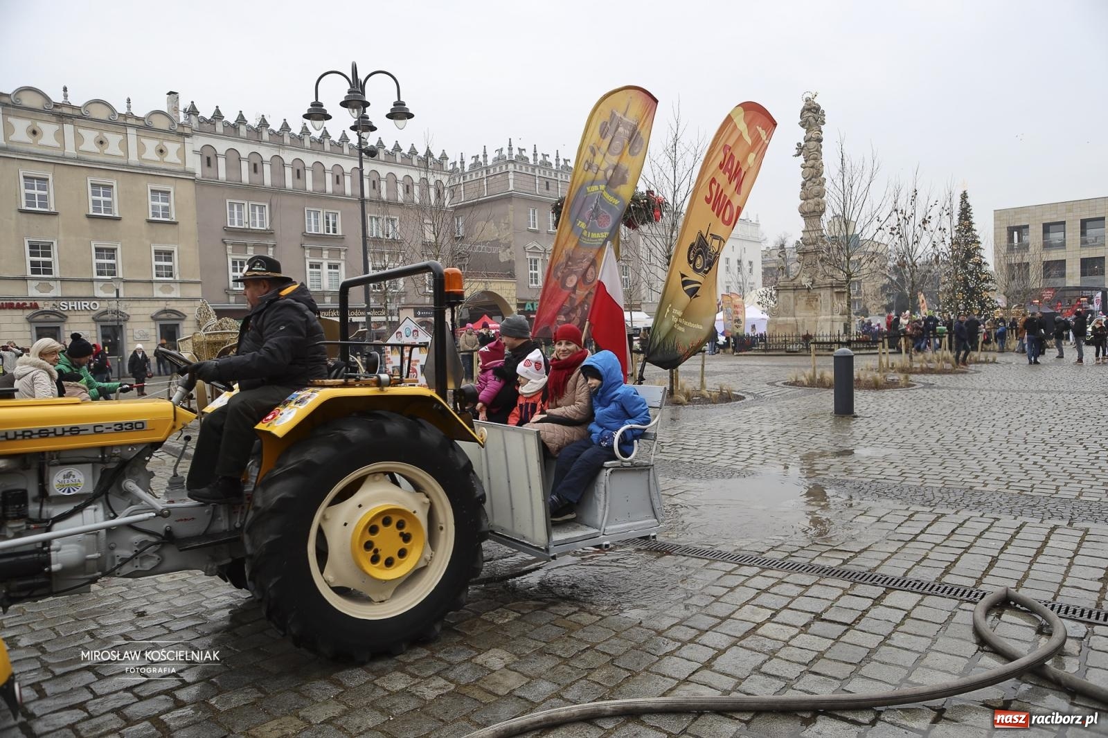 Zdjęcie w galerii na portalu naszraciborz.pl: Rock, ogień, Zumba i licytacje – tak przebiegł finał WOŚP na raciborskim Rynku [FOTO i WIDEO] wiadomości z regionu