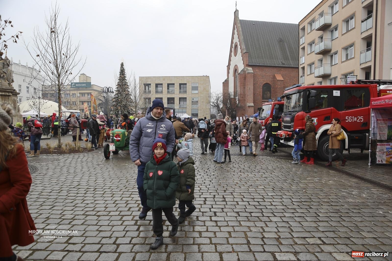 Zdjęcie w galerii na portalu naszraciborz.pl: Rock, ogień, Zumba i licytacje – tak przebiegł finał WOŚP na raciborskim Rynku [FOTO i WIDEO] wiadomości z regionu