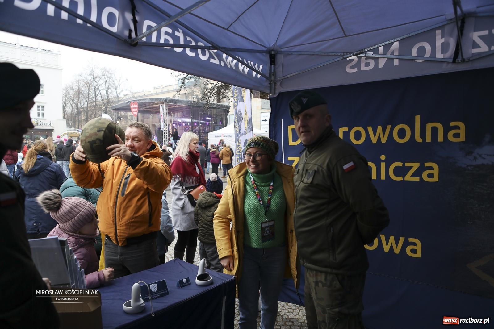 Zdjęcie w galerii na portalu naszraciborz.pl: Rock, ogień, Zumba i licytacje – tak przebiegł finał WOŚP na raciborskim Rynku [FOTO i WIDEO] wiadomości z regionu
