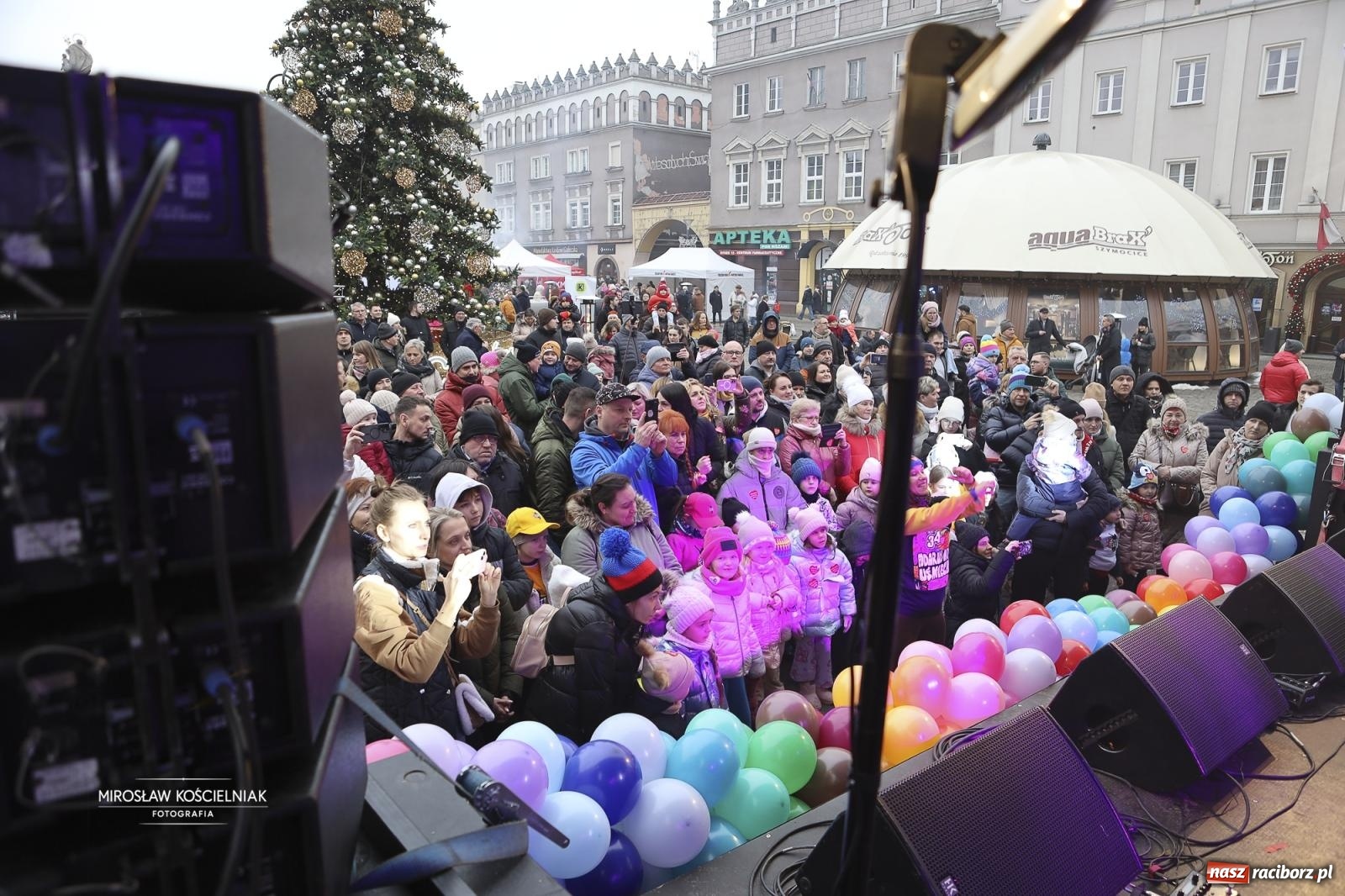 Zdjęcie w galerii na portalu naszraciborz.pl: Rock, ogień, Zumba i licytacje – tak przebiegł finał WOŚP na raciborskim Rynku [FOTO i WIDEO] wiadomości z regionu