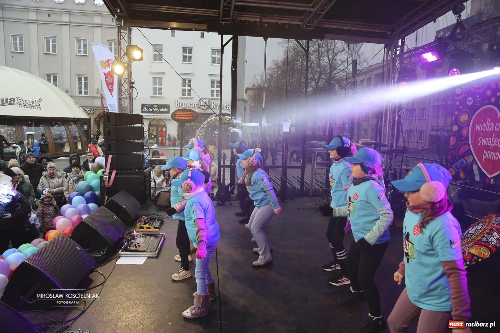 Zdjęcie w galerii na portalu naszraciborz.pl: Rock, ogień, Zumba i licytacje – tak przebiegł finał WOŚP na raciborskim Rynku [FOTO i WIDEO] wiadomości z regionu