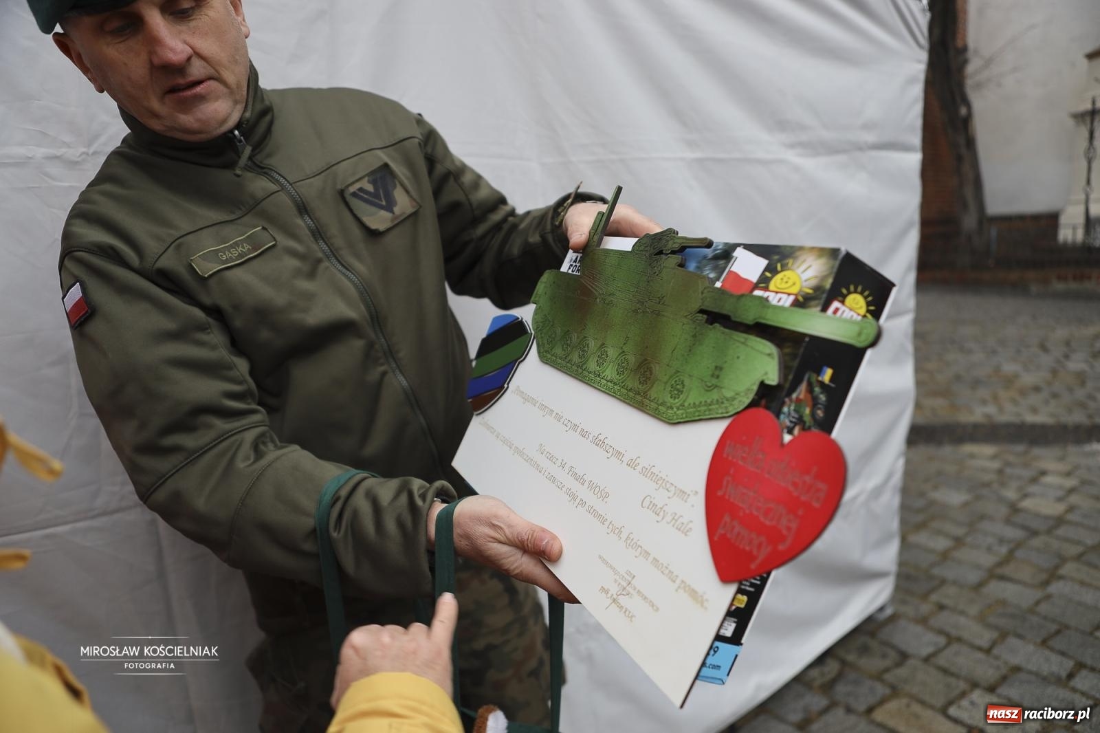 Zdjęcie w galerii na portalu naszraciborz.pl: Rock, ogień, Zumba i licytacje – tak przebiegł finał WOŚP na raciborskim Rynku [FOTO i WIDEO] wiadomości z regionu