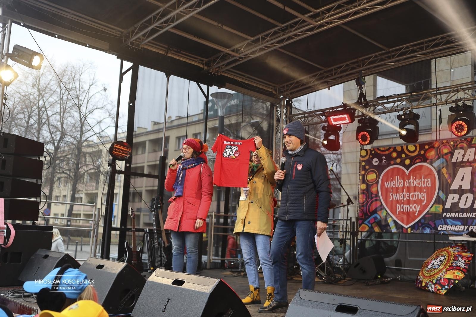 Zdjęcie w galerii na portalu naszraciborz.pl: Rock, ogień, Zumba i licytacje – tak przebiegł finał WOŚP na raciborskim Rynku [FOTO i WIDEO] wiadomości z regionu