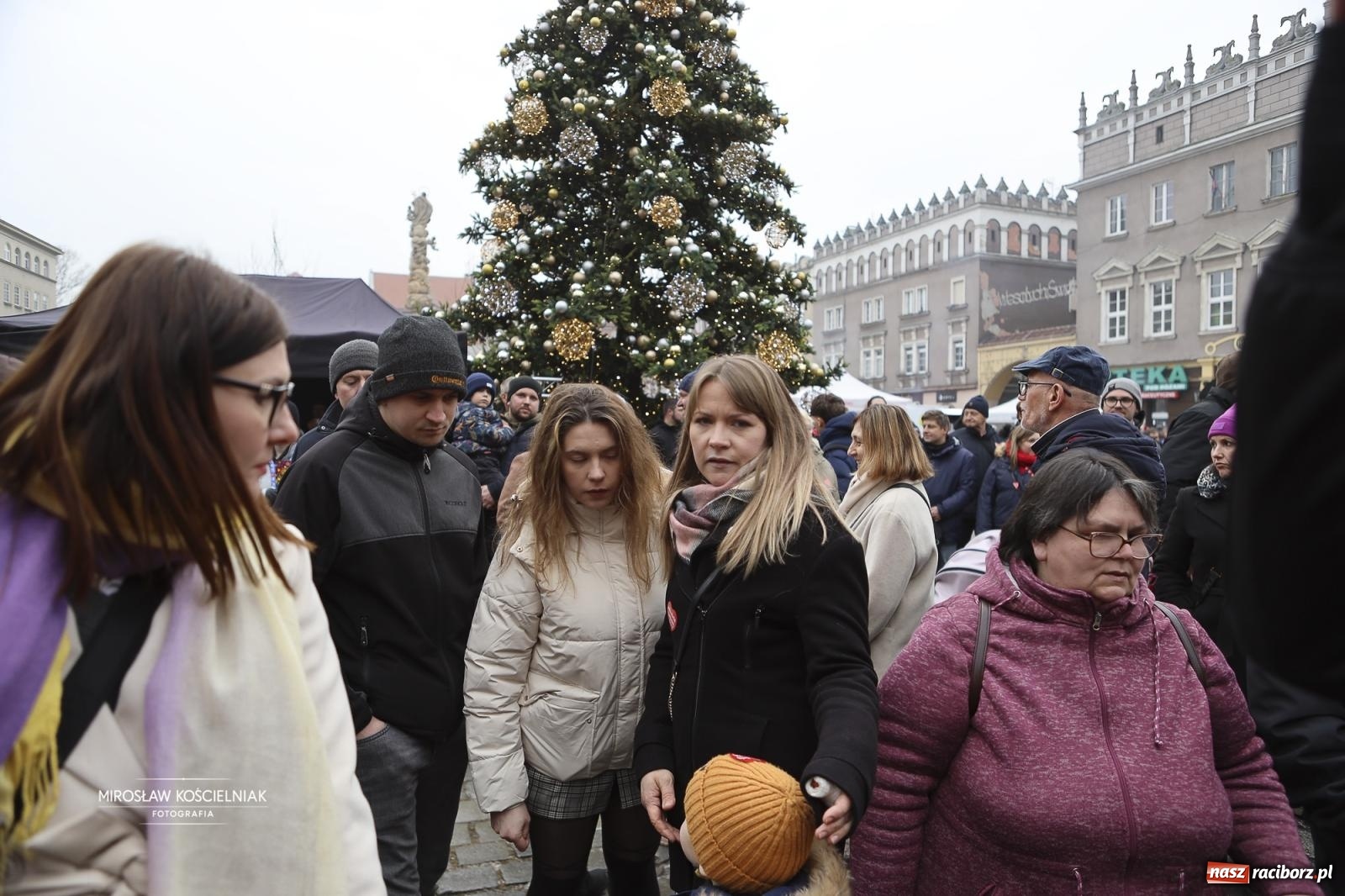 Zdjęcie w galerii na portalu naszraciborz.pl: Rock, ogień, Zumba i licytacje – tak przebiegł finał WOŚP na raciborskim Rynku [FOTO i WIDEO] wiadomości z regionu