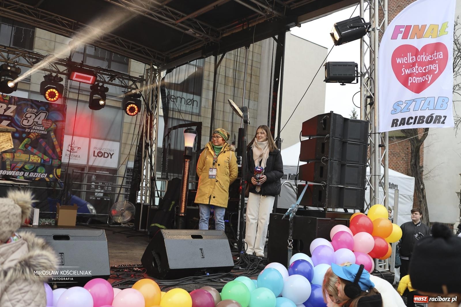 Zdjęcie w galerii na portalu naszraciborz.pl: Rock, ogień, Zumba i licytacje – tak przebiegł finał WOŚP na raciborskim Rynku [FOTO i WIDEO] wiadomości z regionu