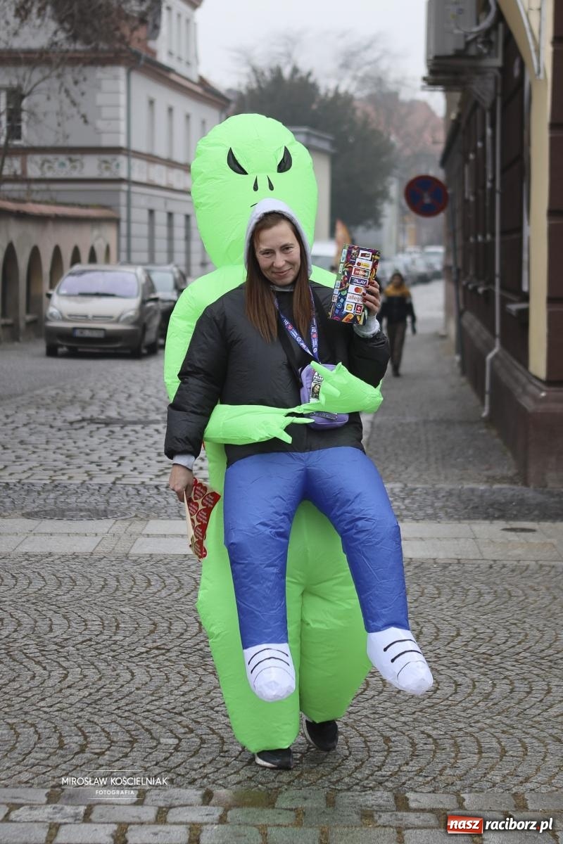Zdjęcie w galerii na portalu naszraciborz.pl: Rock, ogień, Zumba i licytacje – tak przebiegł finał WOŚP na raciborskim Rynku [FOTO i WIDEO] wiadomości z regionu