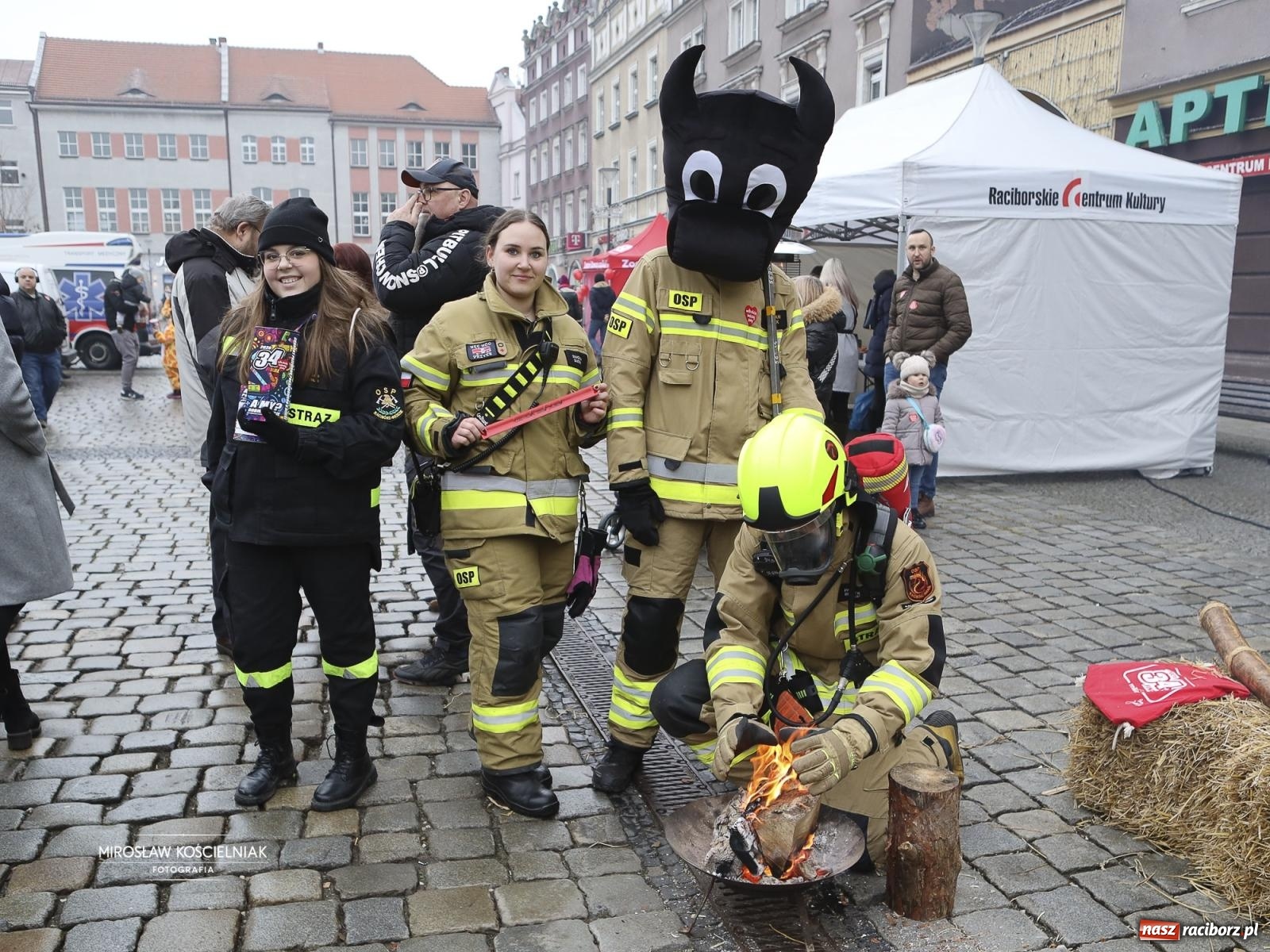 Zdjęcie w galerii na portalu naszraciborz.pl: Rock, ogień, Zumba i licytacje – tak przebiegł finał WOŚP na raciborskim Rynku [FOTO i WIDEO] wiadomości z regionu