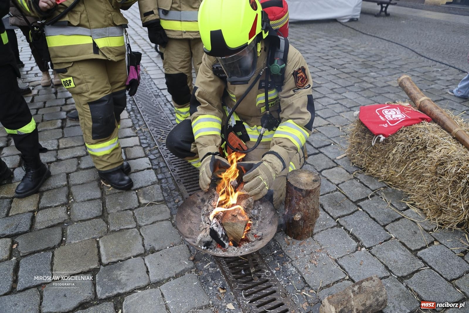 Zdjęcie w galerii na portalu naszraciborz.pl: Rock, ogień, Zumba i licytacje – tak przebiegł finał WOŚP na raciborskim Rynku [FOTO i WIDEO] wiadomości z regionu