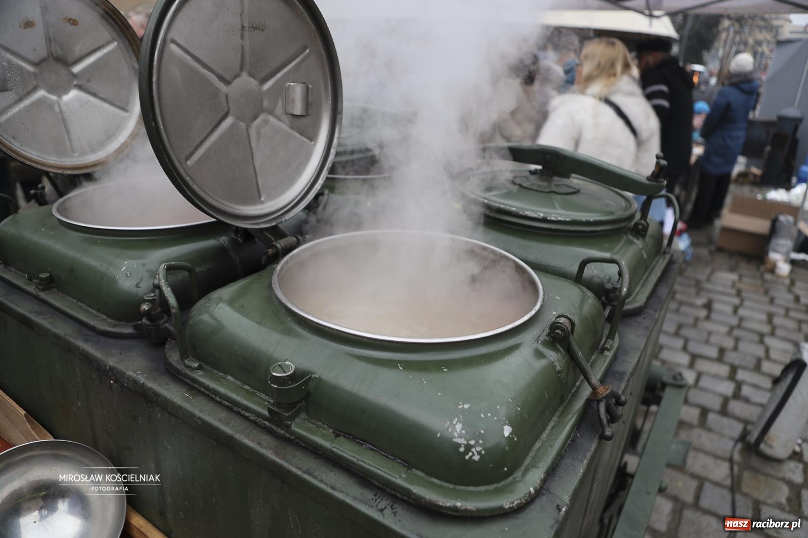 Zdjęcie w galerii na portalu naszraciborz.pl: Rock, ogień, Zumba i licytacje – tak przebiegł finał WOŚP na raciborskim Rynku [FOTO i WIDEO] wiadomości z regionu