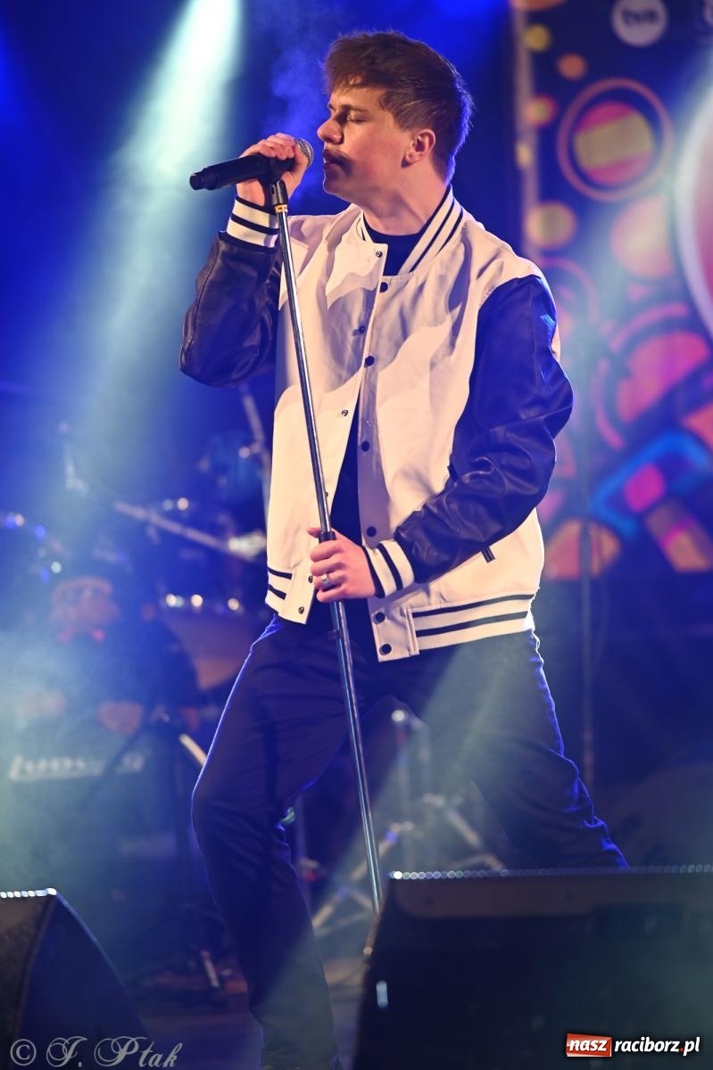 Zdjęcie w galerii na portalu naszraciborz.pl: Rock, ogień, Zumba i licytacje – tak przebiegł finał WOŚP na raciborskim Rynku [FOTO i WIDEO] wiadomości z regionu