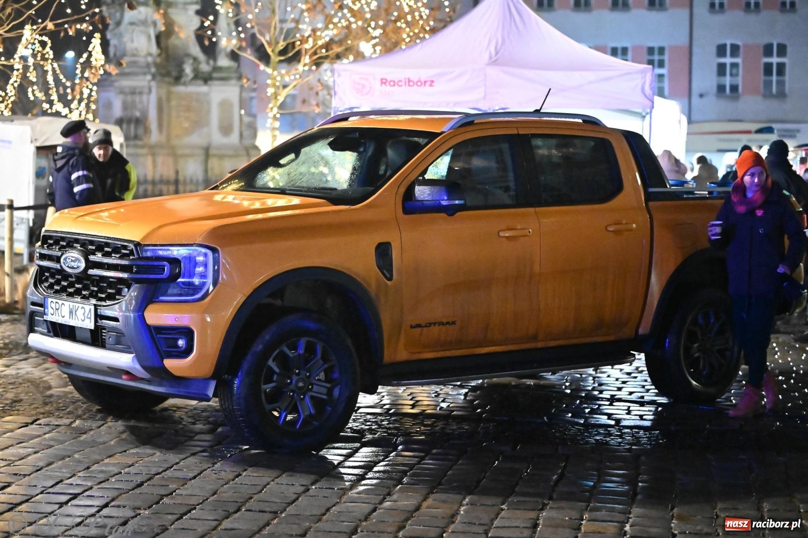 Zdjęcie w galerii na portalu naszraciborz.pl: Rock, ogień, Zumba i licytacje – tak przebiegł finał WOŚP na raciborskim Rynku [FOTO i WIDEO] wiadomości z regionu