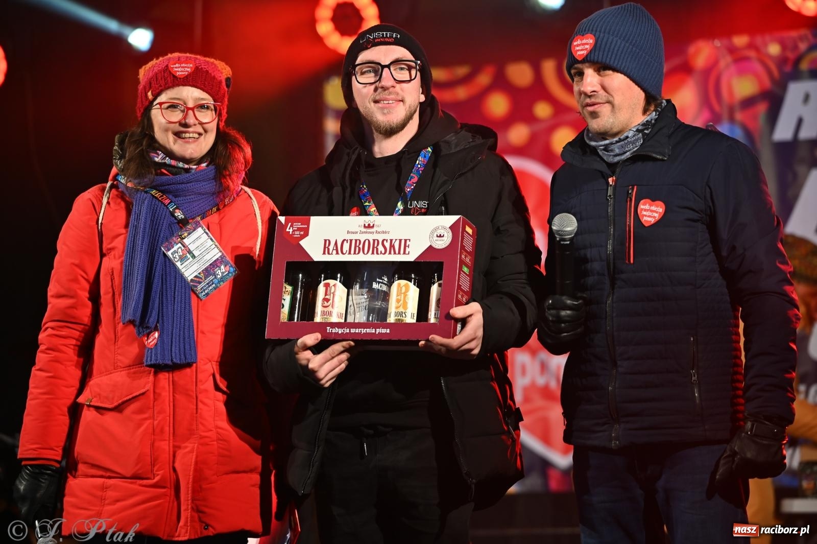 Zdjęcie w galerii na portalu naszraciborz.pl: Rock, ogień, Zumba i licytacje – tak przebiegł finał WOŚP na raciborskim Rynku [FOTO i WIDEO] wiadomości z regionu