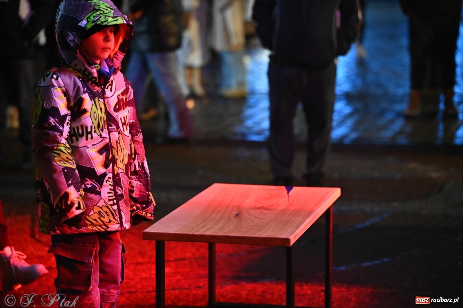 Zdjęcie w galerii na portalu naszraciborz.pl: Rock, ogień, Zumba i licytacje – tak przebiegł finał WOŚP na raciborskim Rynku [FOTO i WIDEO] wiadomości z regionu