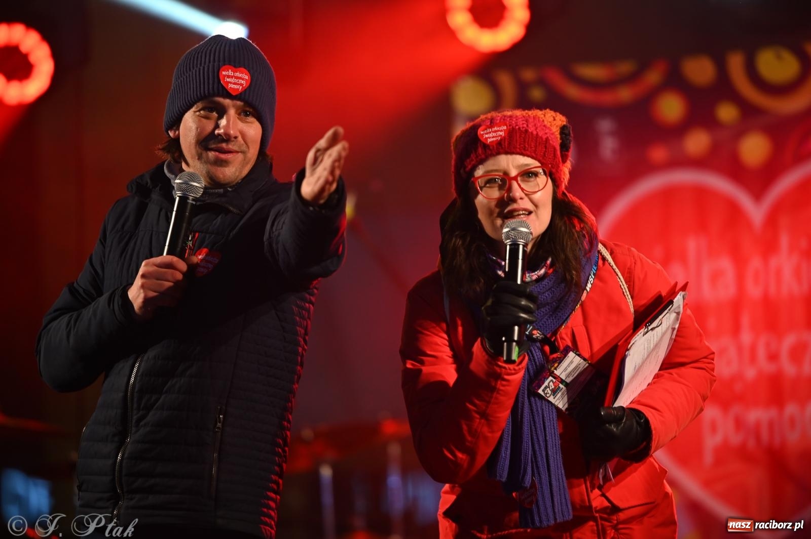 Zdjęcie w galerii na portalu naszraciborz.pl: Rock, ogień, Zumba i licytacje – tak przebiegł finał WOŚP na raciborskim Rynku [FOTO i WIDEO] wiadomości z regionu