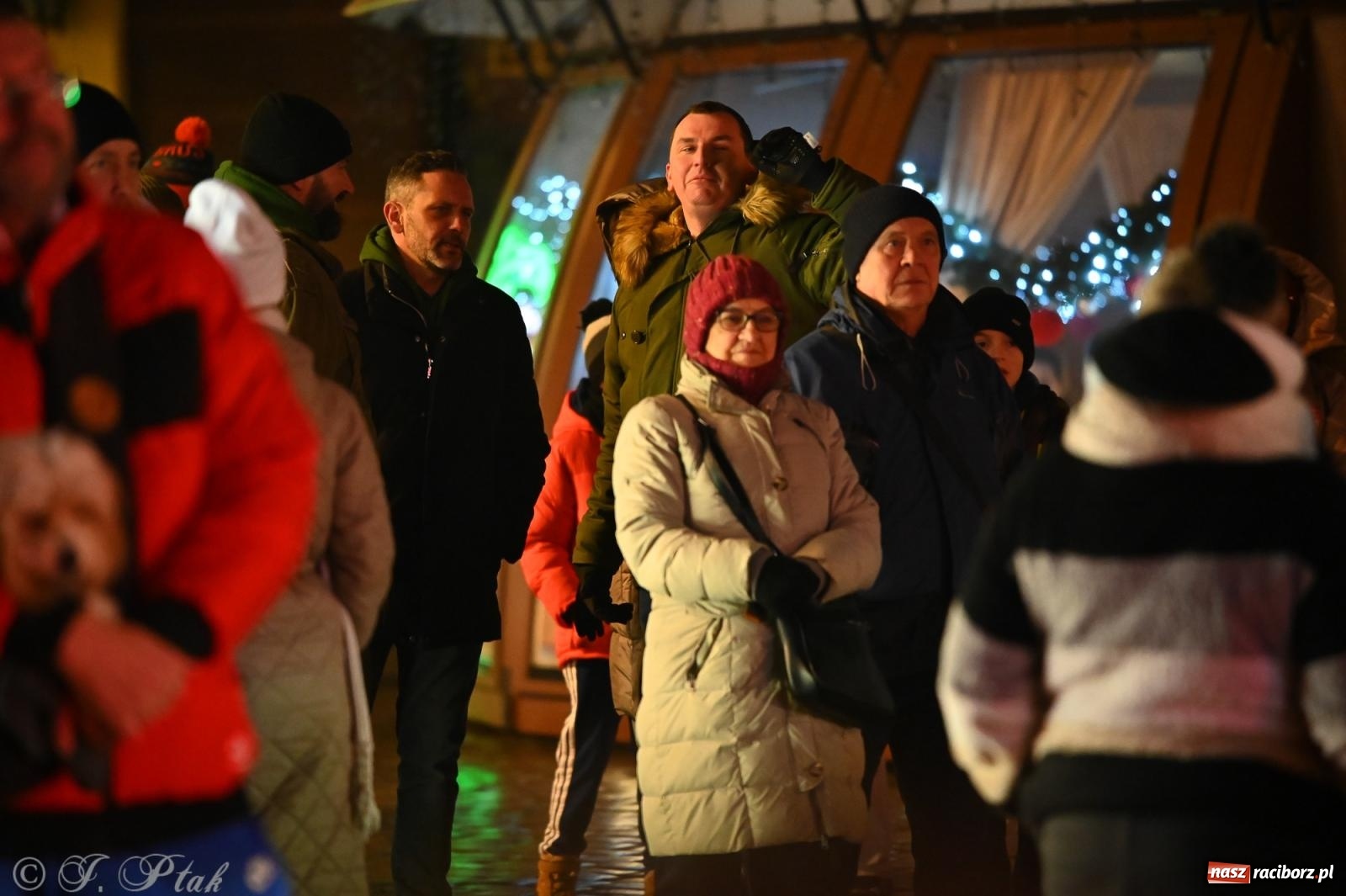 Zdjęcie w galerii na portalu naszraciborz.pl: Rock, ogień, Zumba i licytacje – tak przebiegł finał WOŚP na raciborskim Rynku [FOTO i WIDEO] wiadomości z regionu