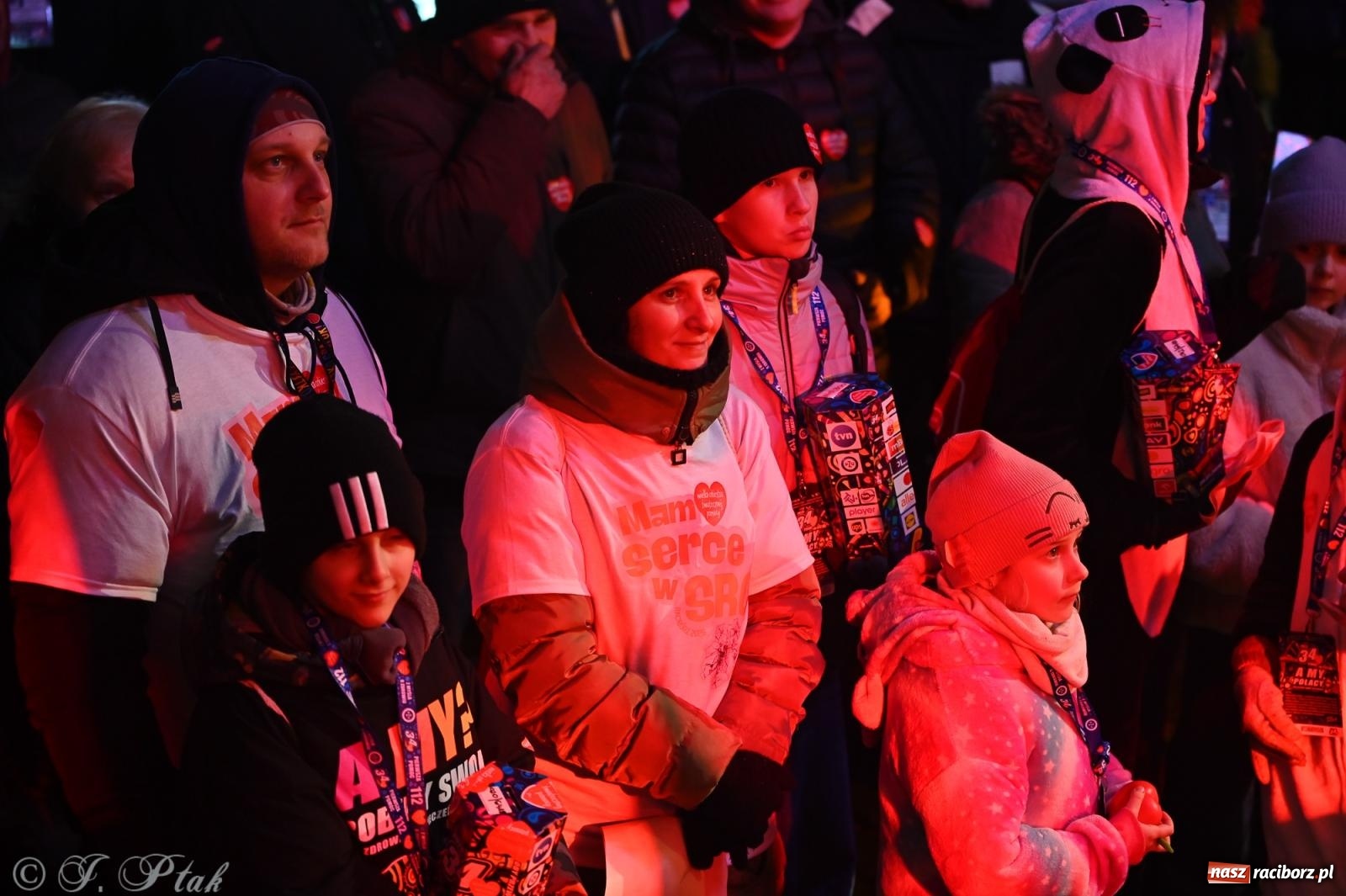 Zdjęcie w galerii na portalu naszraciborz.pl: Rock, ogień, Zumba i licytacje – tak przebiegł finał WOŚP na raciborskim Rynku [FOTO i WIDEO] wiadomości z regionu