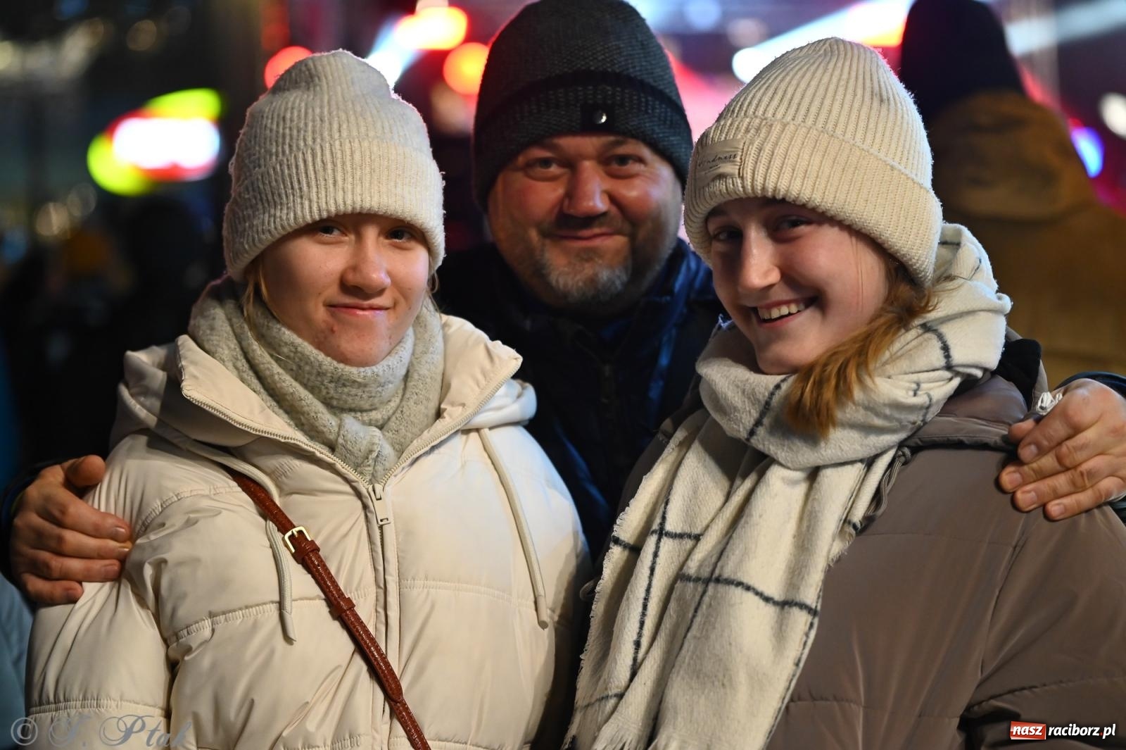 Zdjęcie w galerii na portalu naszraciborz.pl: Rock, ogień, Zumba i licytacje – tak przebiegł finał WOŚP na raciborskim Rynku [FOTO i WIDEO] wiadomości z regionu